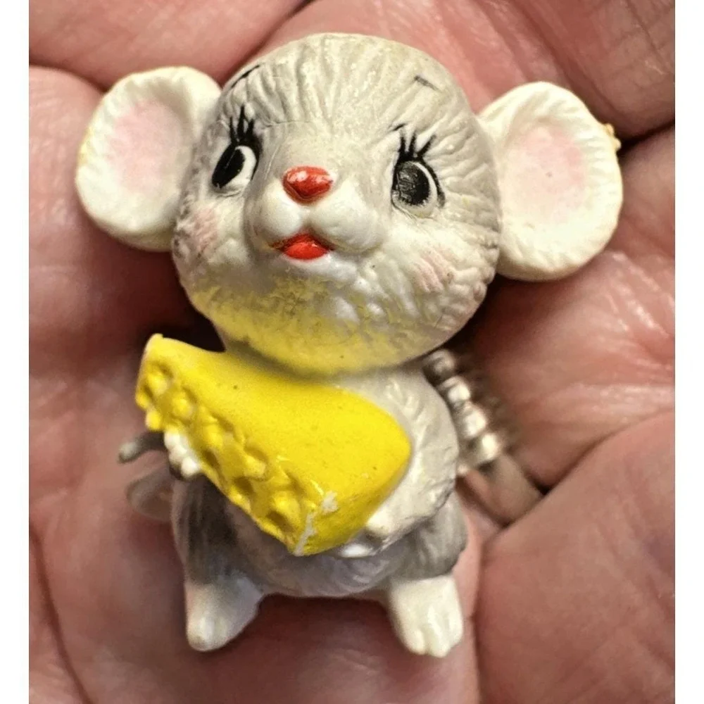 Dollhouse Miniature Mouse w Cheese Animal 1-1/16 inch high